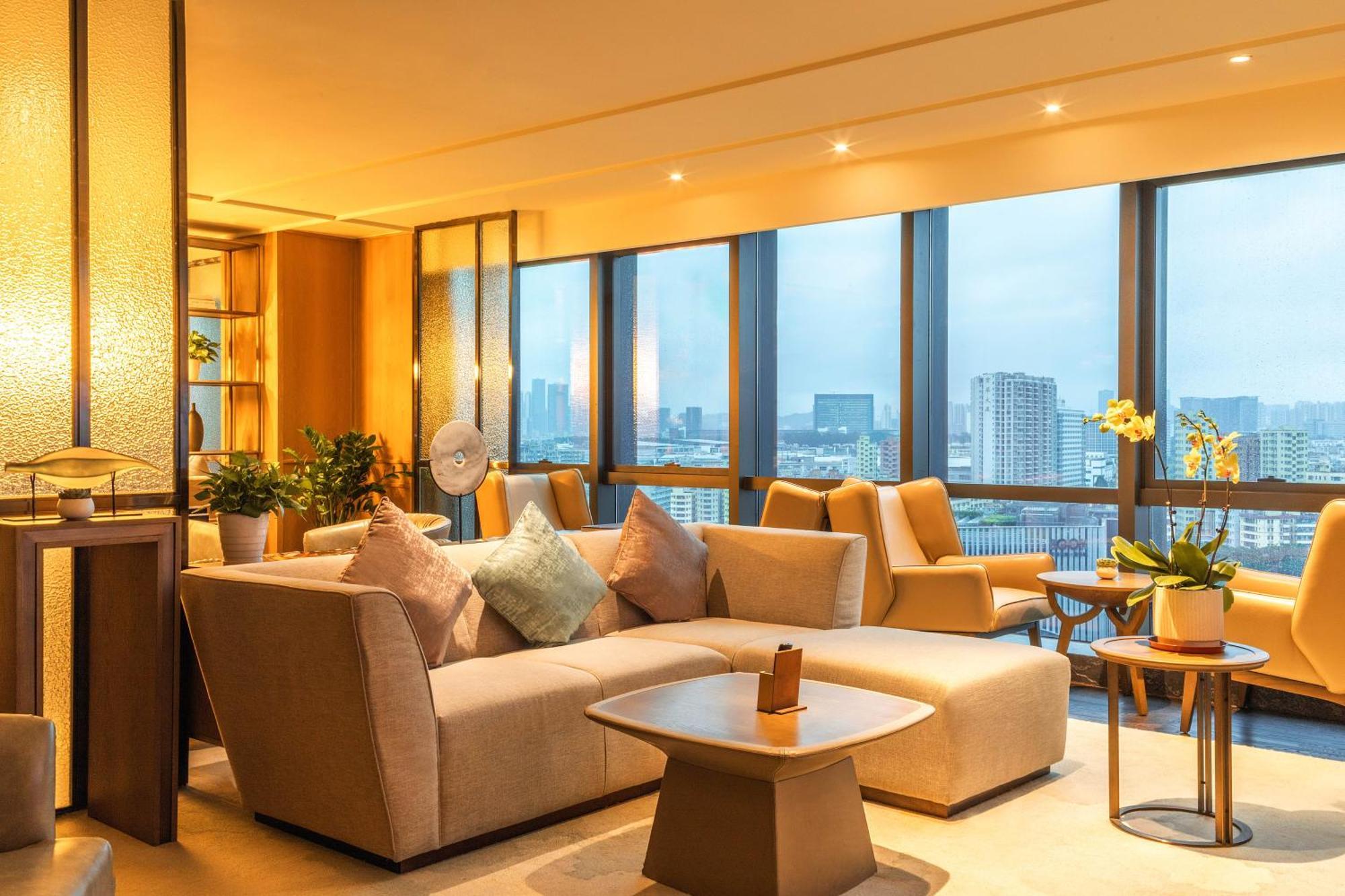 Doubletree By Hilton Shenzhen Longhua: Central Location Near Metro & Attractions Exterior photo